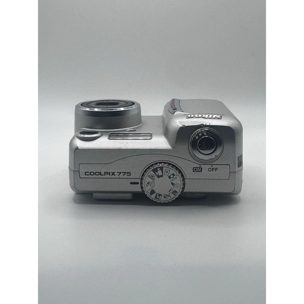 Nikon Coolpix 775 Digital Camera 2.1MP Silver UNTESTED For Parts/ Repair